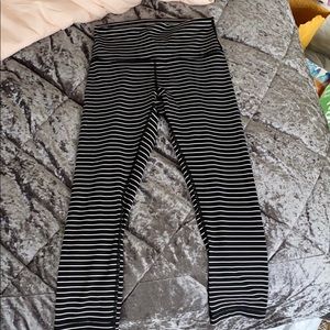 Lululemon crop leggings - black/white stripe